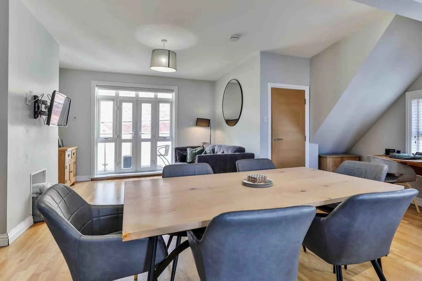 Stylish & Spacious 3 Bed Apartment With Parking Sheffield